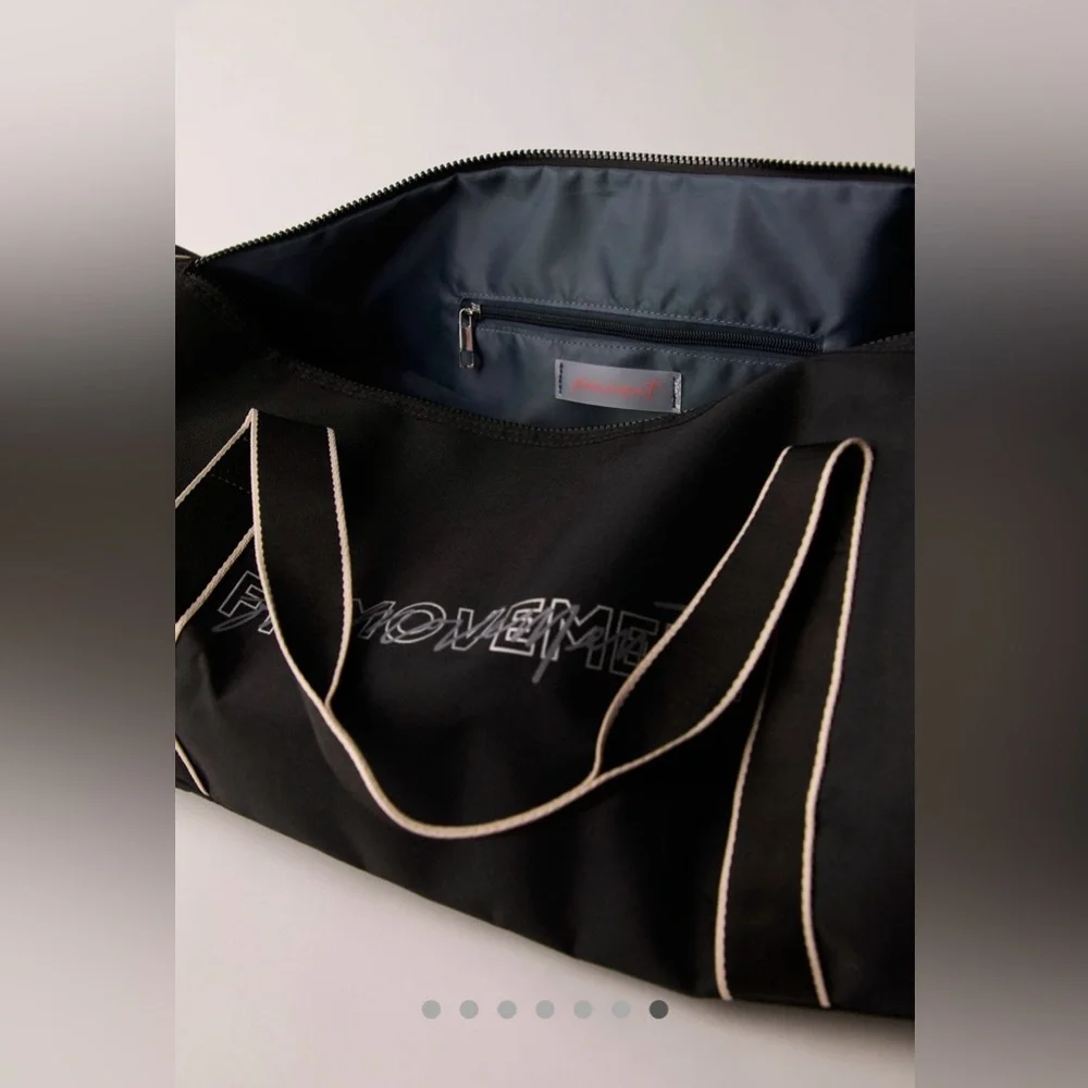 NWT FREE PEOPLE MOVEMENT Good Sport Duffle Bag | Black MSRP $78 - Picture 4 of 15